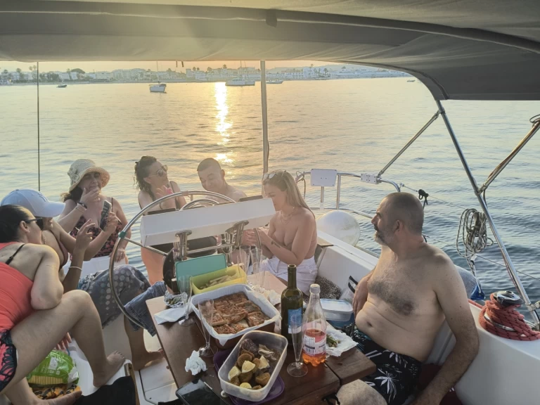 Bareboat Rental Sailboat Bénéteau with a boat licence