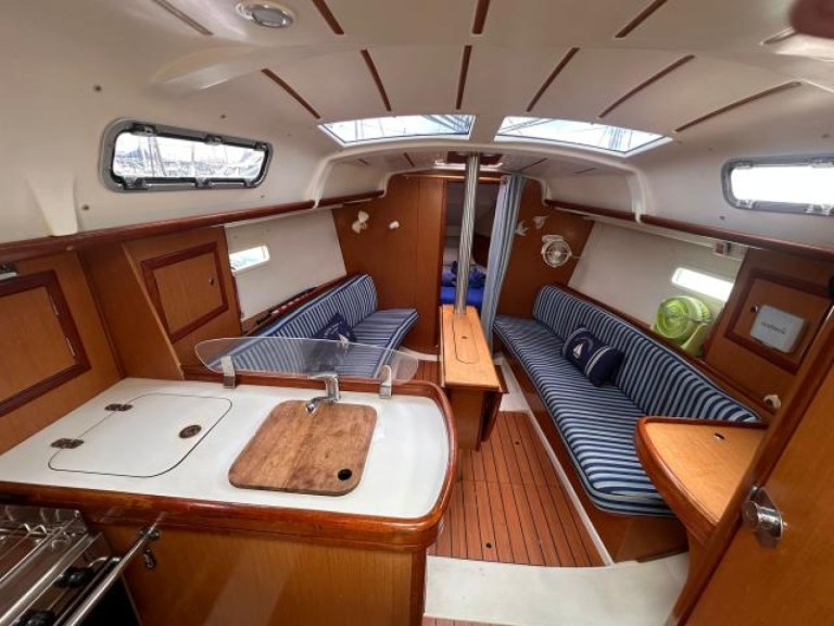 Sailboat for rent Mai Khao at the best price