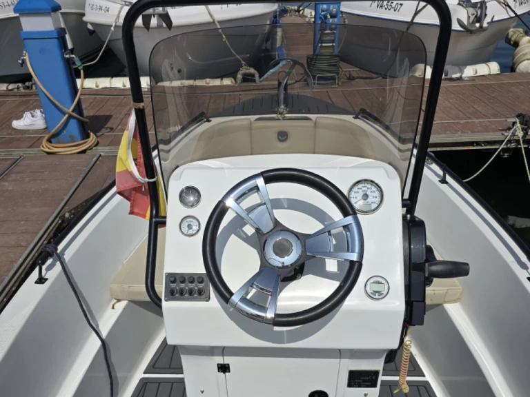 Motorboat rental with or without captain Santander Boats Bay of Santander