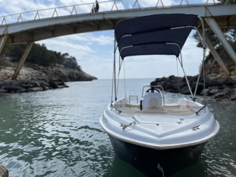 Rent a Compass 400 GT Bay of Santander