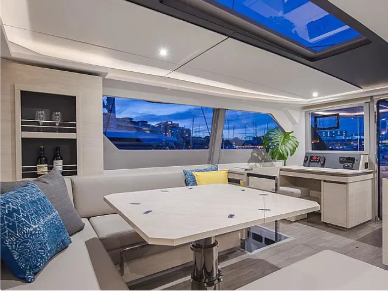 Catamaran rental in Nassau - Leopard Leopard 50