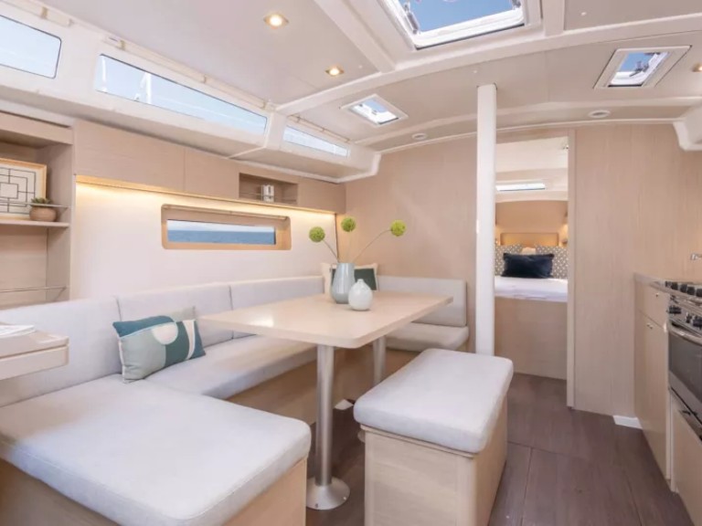 Rent a Bénéteau Oceanis 37.1 Furnari
