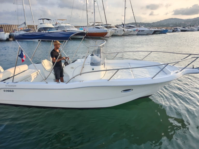 Sessa Marine Key Largo 23 charter bareboat or captained in  Sainte-Maxime