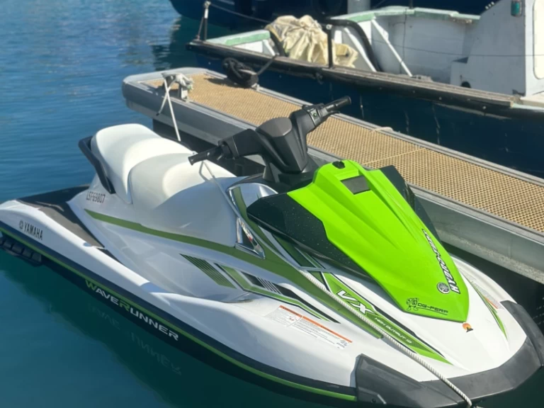 Rent a Yamaha Yamaha VX Empuriabrava