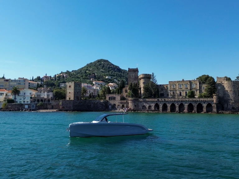 Rand Escape 30 charter bareboat or captained in  Mandelieu-la-Napoule