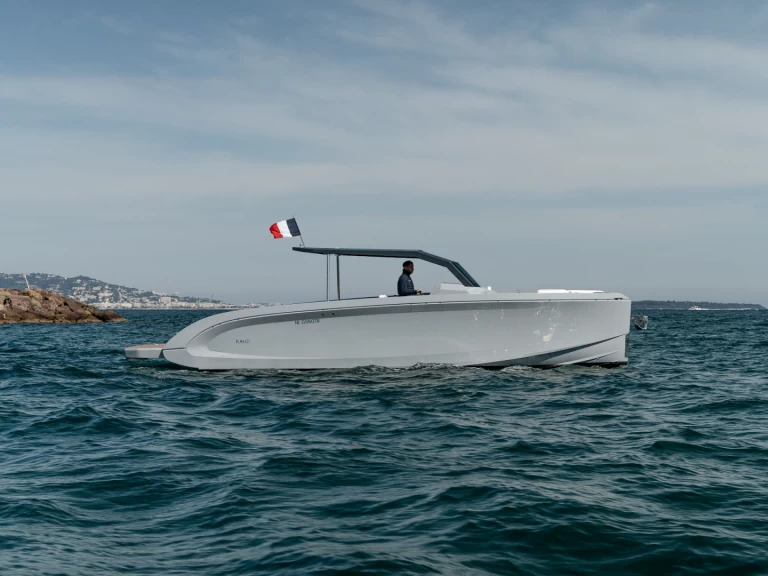 Rand Escape 30 in Mandelieu-la-Napoule on SamBoat