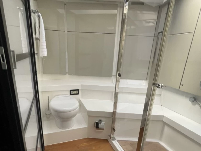 Fairline Targa 58 GTB in Cannes on SamBoat