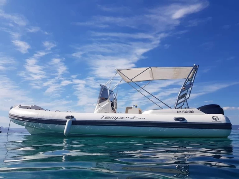 Capelli Tempest 700 Sun in Hyères on SamBoat