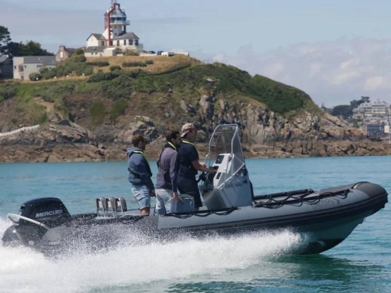 Boat rental 3D Tender 3D Tender 600 Patrol in Saint-Quay-Portrieux on Samboat