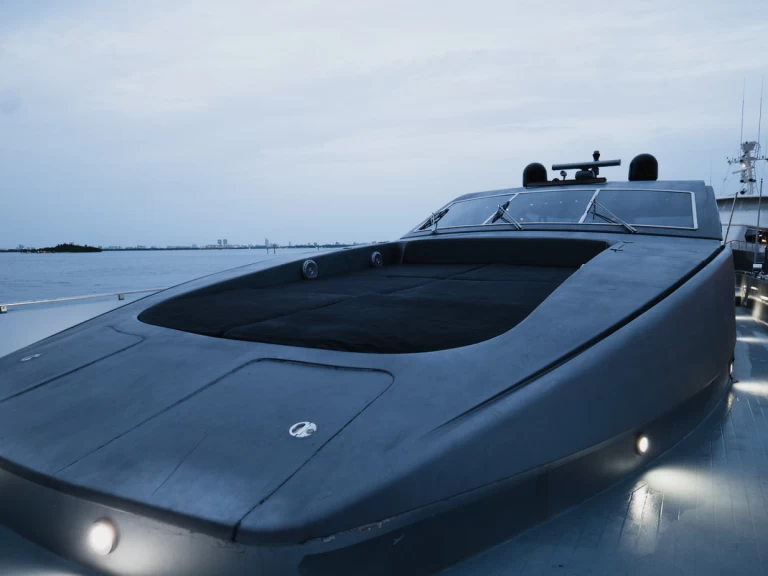 Yacht charter North Miami Beach cheap 27 meters