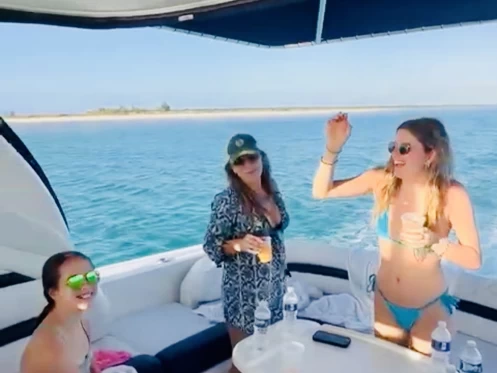 Bareboat Rental Luxury Yacht Sea Ray with a boat licence