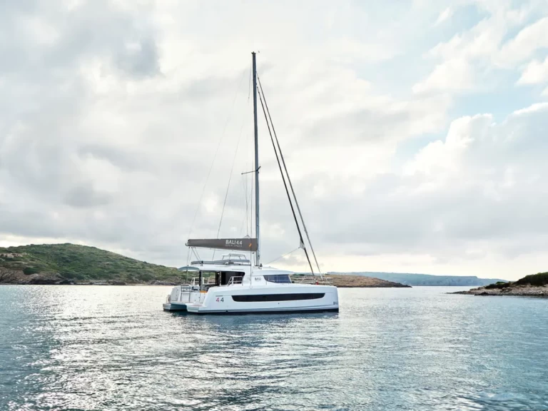 Catamaran for rent Alimos at the best price