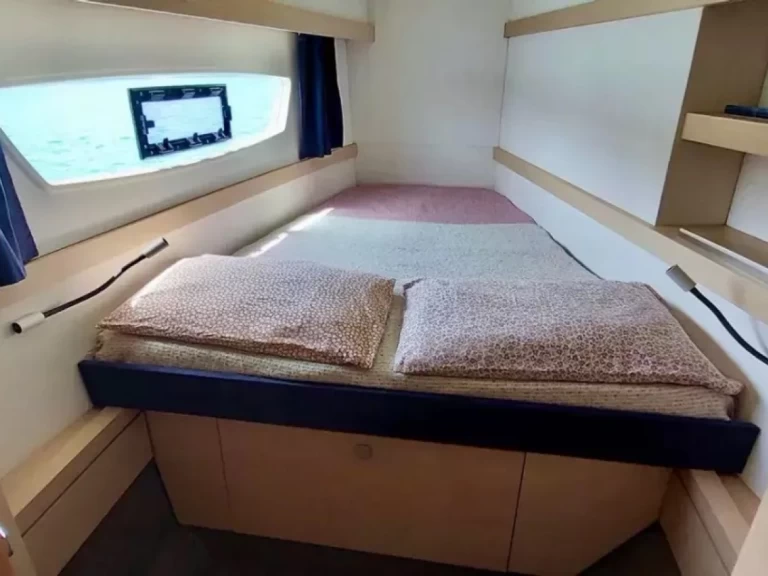 Rent a Fountaine Pajot Lucia 40 Ribishi