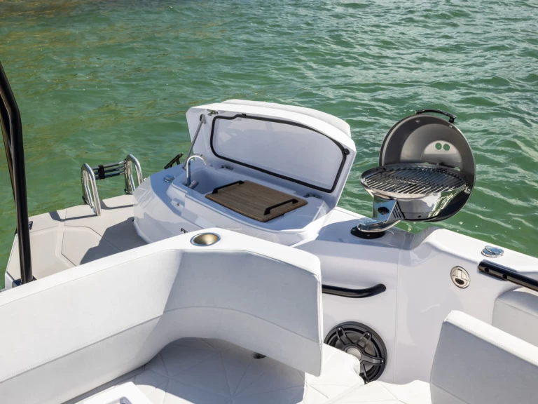 Boat rental Axopar Axopar 29 CCX in Seget Donji on Samboat
