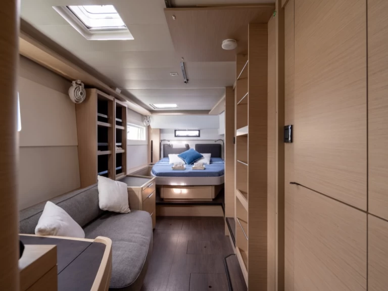 Yacht charter Cugnana Verde cheap Lagoon 46