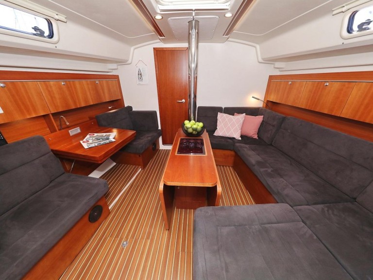 Hanse Hanse 415 in Primošten on SamBoat