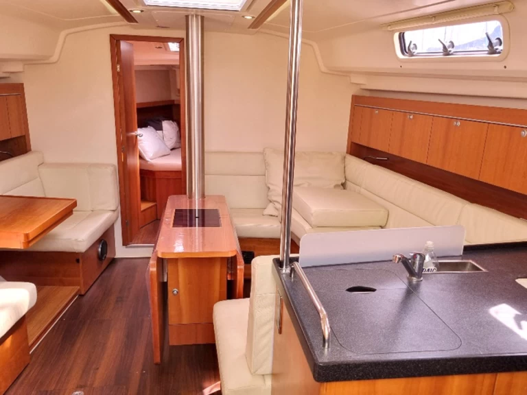 Rent a Hanse Hanse 415 Primošten