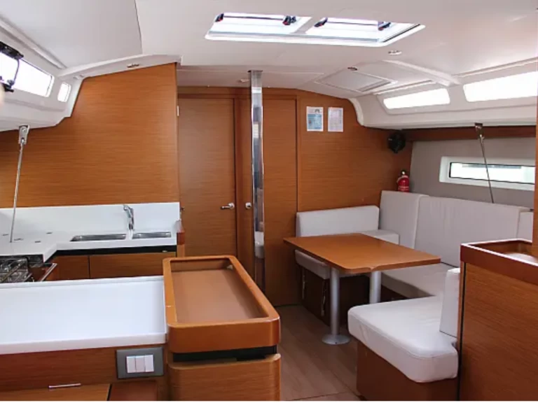 Jeanneau Sun Odyssey 440 in Marigot on SamBoat