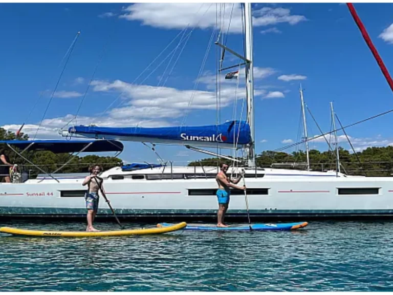 Yacht charter Marigot cheap Sun Odyssey 440