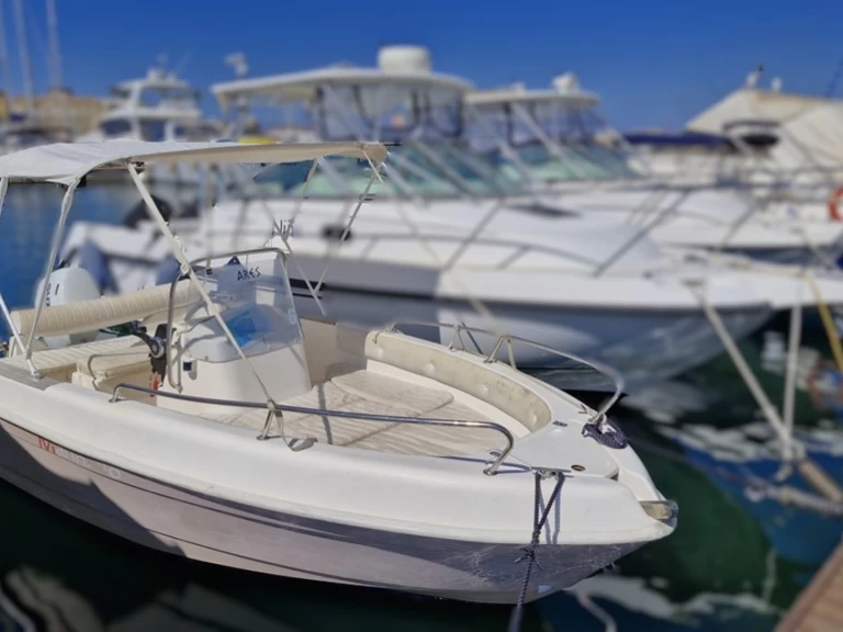 Yacht charter Porto di Alghero cheap marinello 520