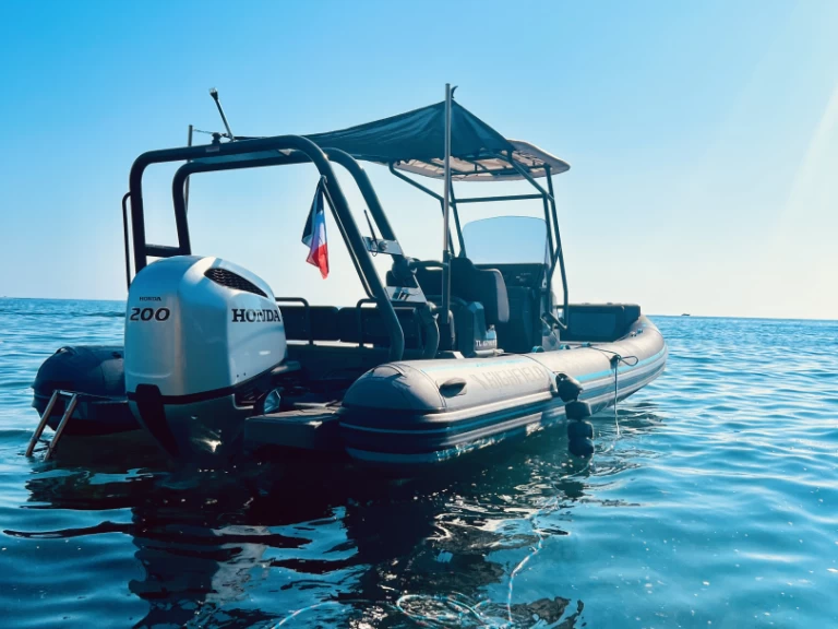 Highfield Highfield Sport 700 charter bareboat or captained in  Le Brusc