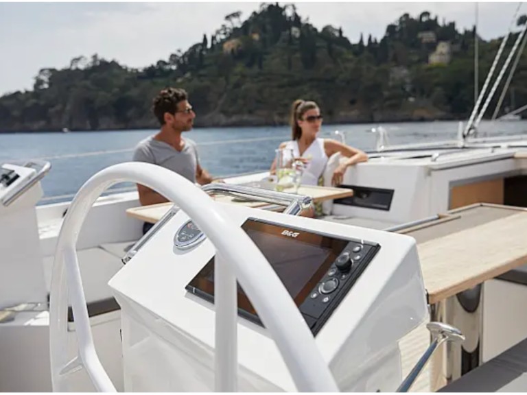 Yacht charter Castiglioncello cheap Bavaria C50