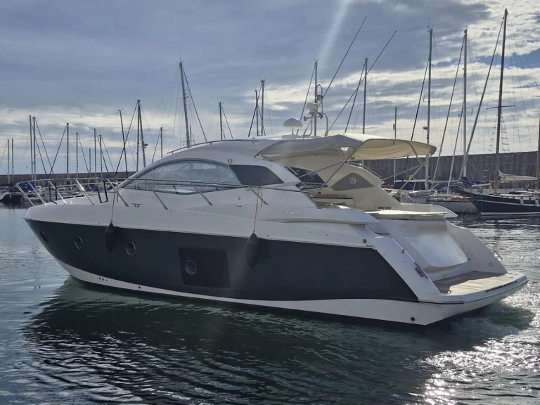 Boat rental Sessa Marine sessa c43 in Palamós on Samboat