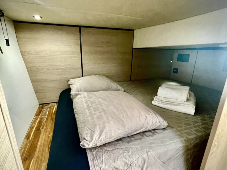Luxury Yacht for rent Hyères at the best price
