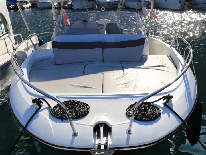 Bareboat Rental Motorboat Jeanneau with a boat licence