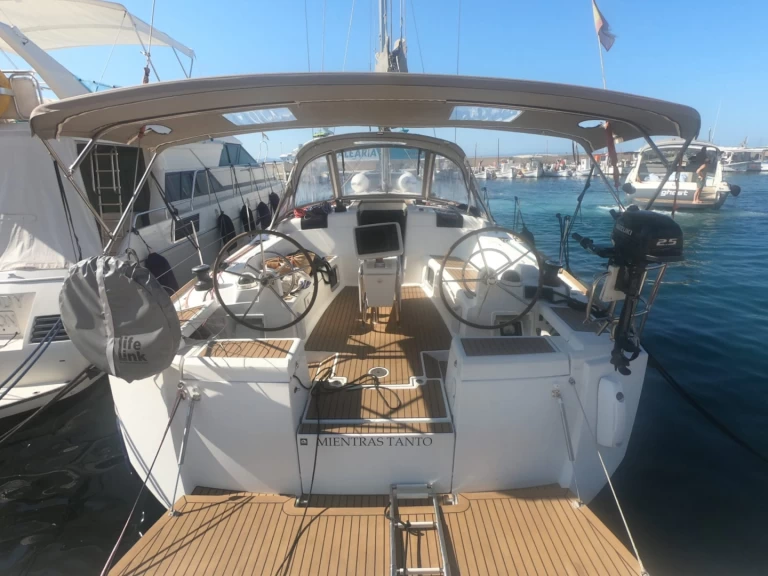 Bareboat Rental Sailboat Jeanneau with a boat licence