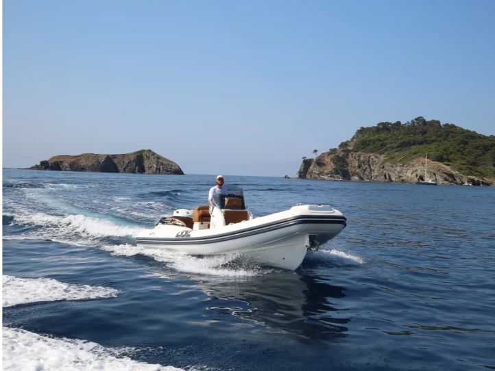 Bsc Bsc 67 élégance charter bareboat or captained in  Hyères