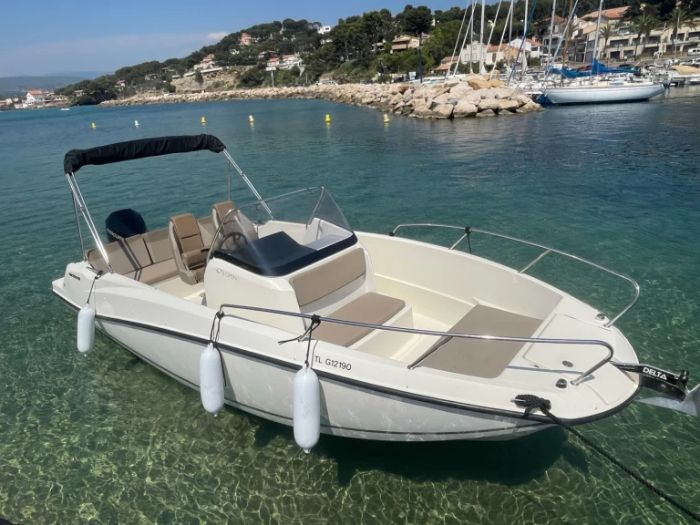 Boat rental Quicksilver Activ 675 Open in La Madrague on Samboat