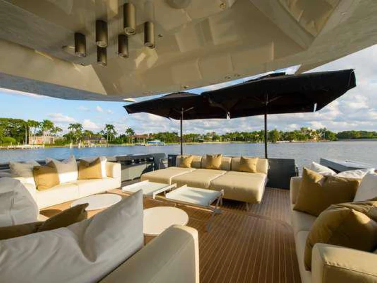 Bareboat Rental Luxury Yacht Arcadia with a boat licence