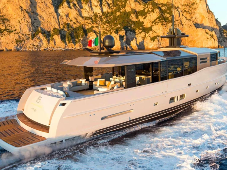 Luxury Yacht for rent Palma de Mallorca at the best price