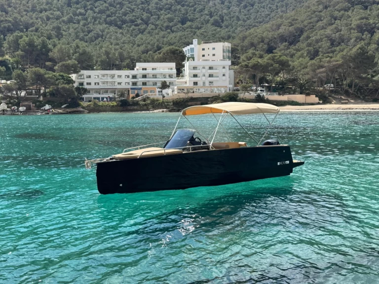 Nuva Nuva M6 in Santa Eulària des Riu on SamBoat