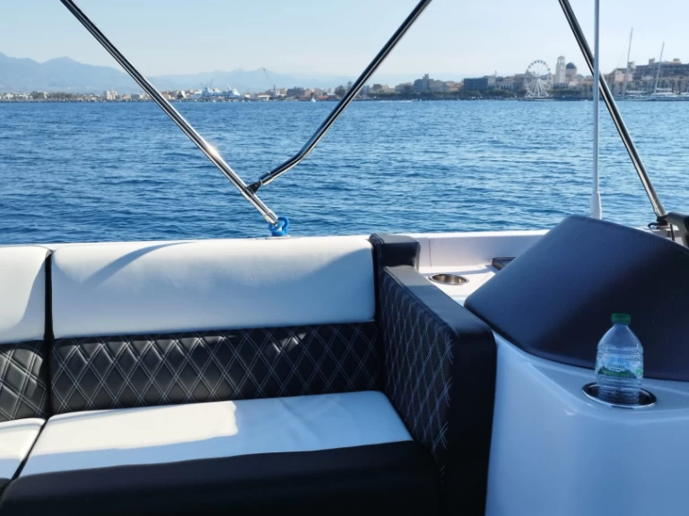 Swiss-Boat/Italy Boat Funlounger 8.5 in Giardini-Naxos on SamBoat