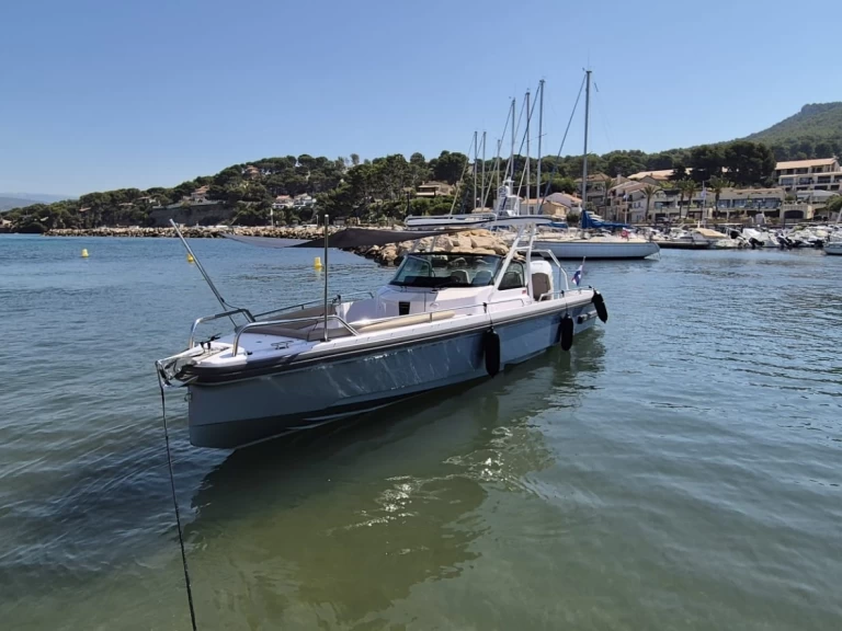Motorboat for rent La Madrague at the best price