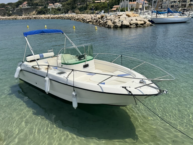 B2 Marine Cap Ferret 650 Open Swing in La Madrague on SamBoat