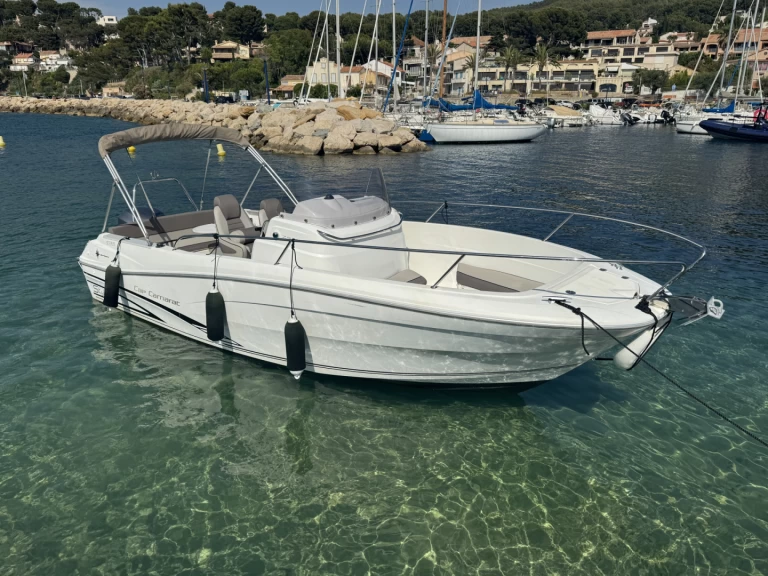 Bareboat Rental Motorboat Jeanneau with a boat licence