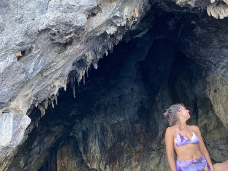 Bareboat Rental Motorboat Apreamare with a boat licence