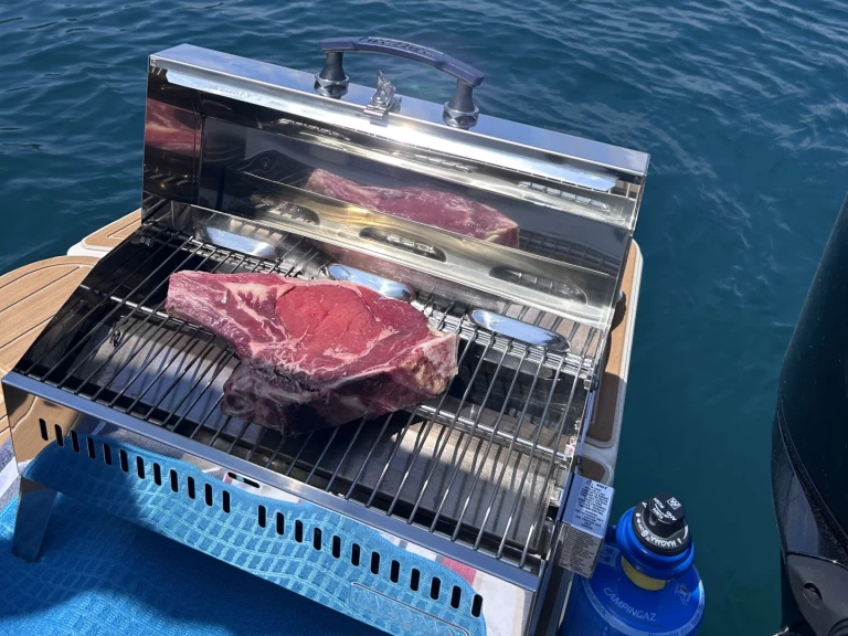 Yacht charter Toulon cheap Activ 755 Sundeck