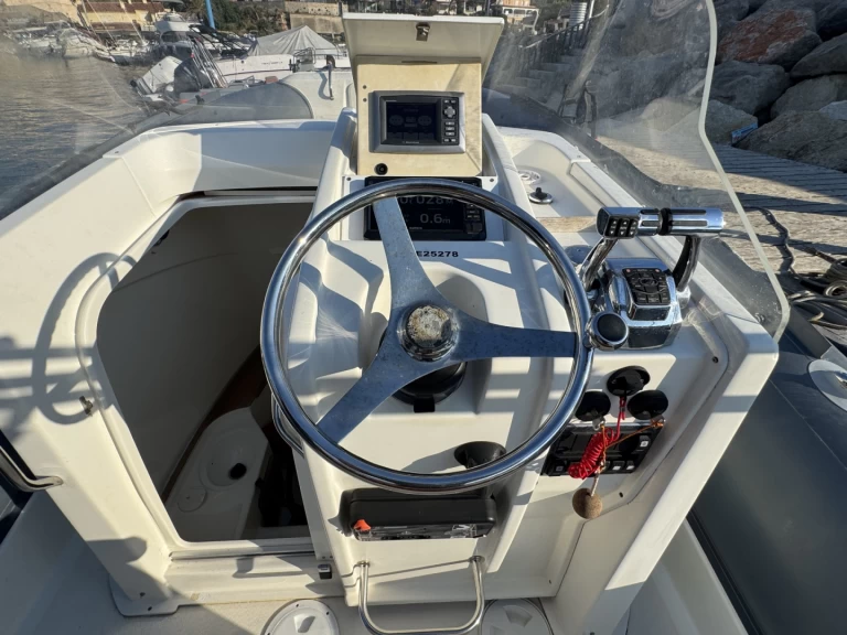 Boat rental Sea-Hawk 9 in La Madrague on Samboat