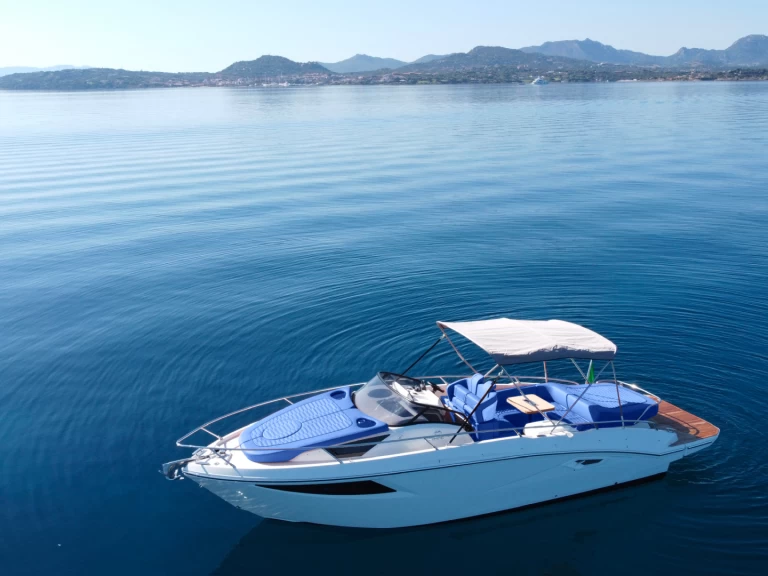 Yacht charter Porto Cervo cheap Endurance 30