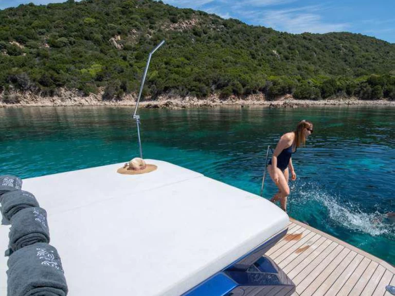 Motorboat rental in Cannes - WALLY YACHTS 48