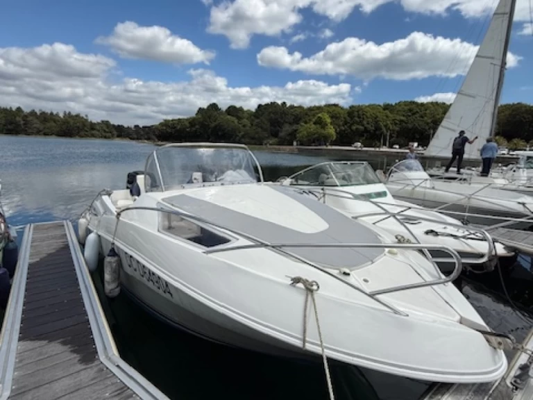 Motorboat for rent Bénodet at the best price