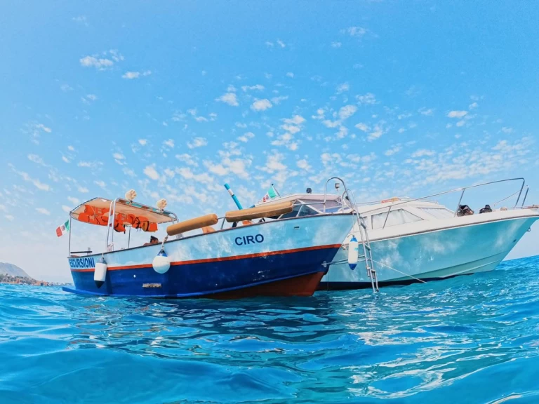 Windy Windy 27 CC in Porto di Cefalù on SamBoat