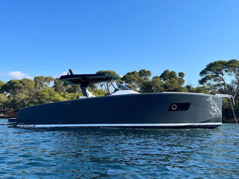 Bareboat Rental Motorboat Tesoro with a boat licence