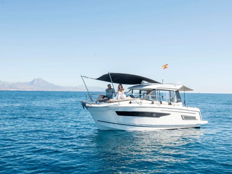 Jeanneau Merry Fisher 895 Cruiser in Alicante on SamBoat