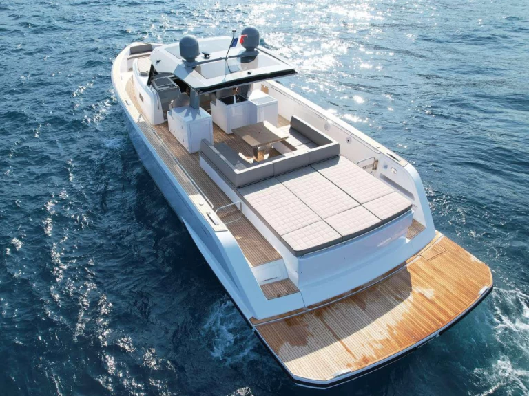 Bareboat Rental Motorboat Pardo Yachts with a boat licence
