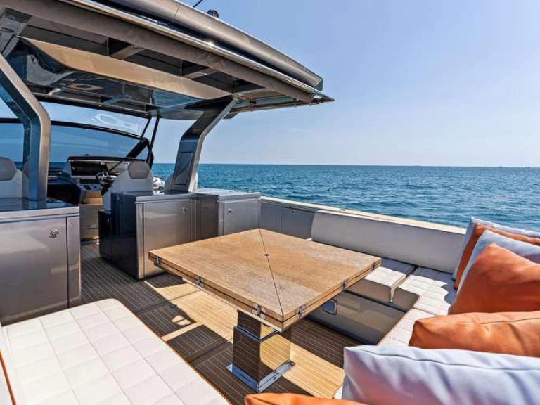 Motorboat for rent Cannes at the best price